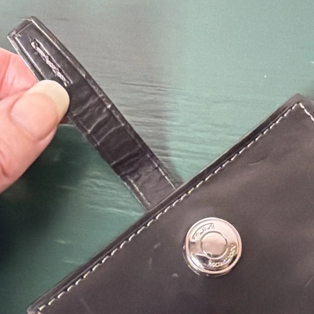 TUMI Genuine Leather Black Card Holder Men's Wallet